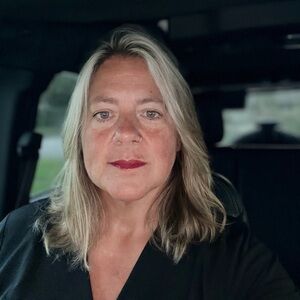 Meet your Posher, Angela